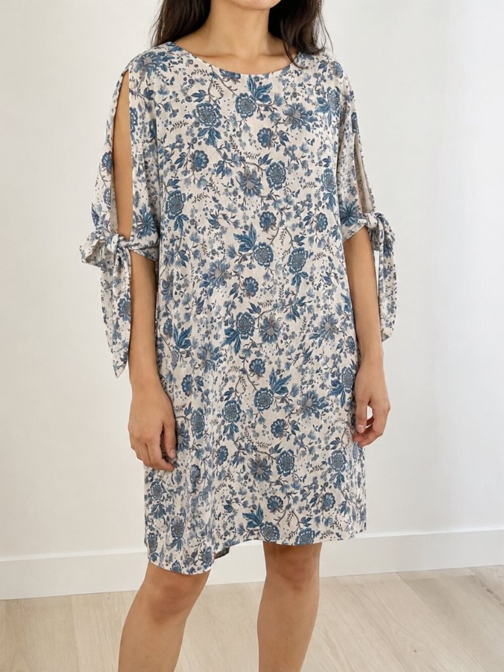 Blue White Floral Cold Shoulder Shift Dress 14 NWT